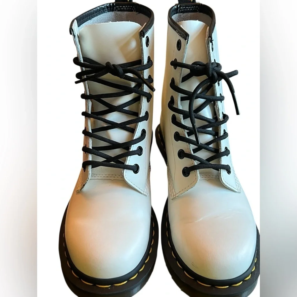 Dr. Martens Gold Air Cushion Sole Size 7
